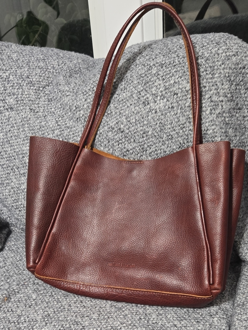 PLG Cinnamon Bear Verona! Gorgeous Pebbles Leather Shoulder Bag